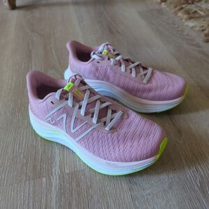 New Balance FuelCell Propel V4 Running Womens Size 7.5DPink Moon WFCPRCP4